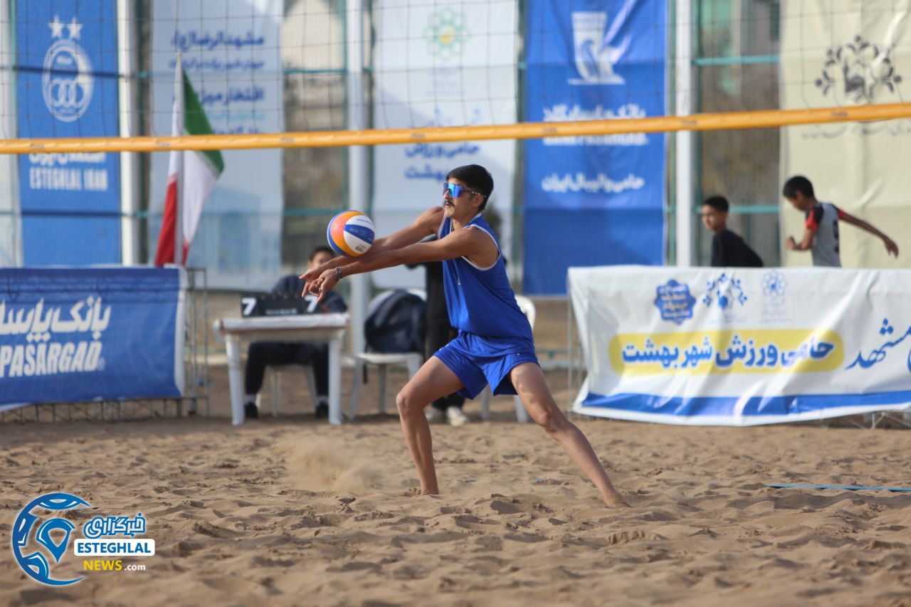 تیم والیبال ساحلی استقلال مشهد