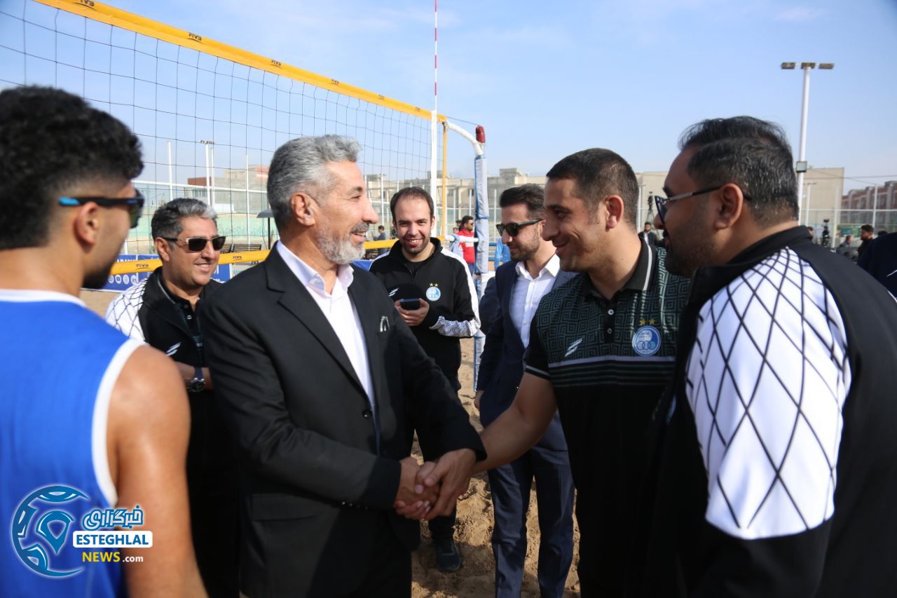 تیم والیبال ساحلی استقلال مشهد