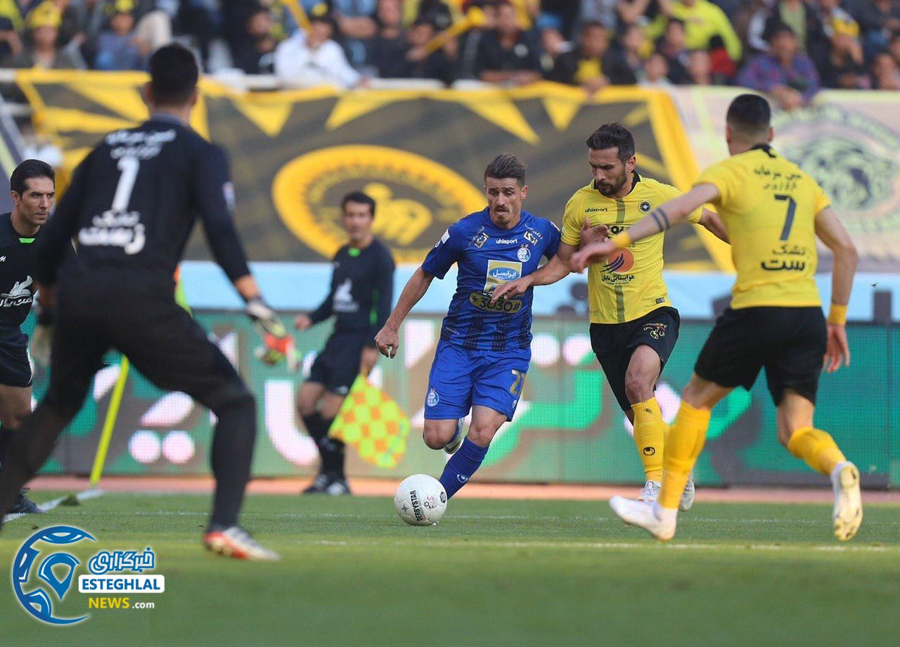 دیدار سپاهان و استقلال 