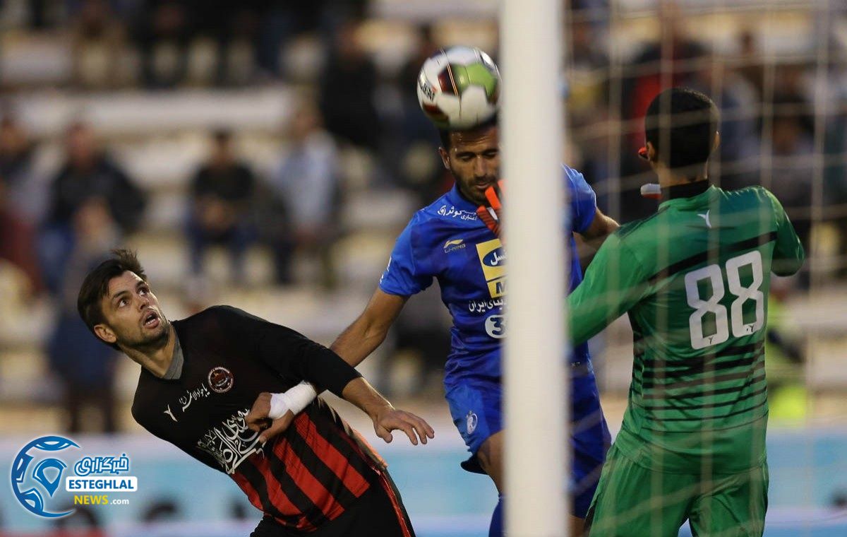 دیدار استقلال و سیاه جامگان