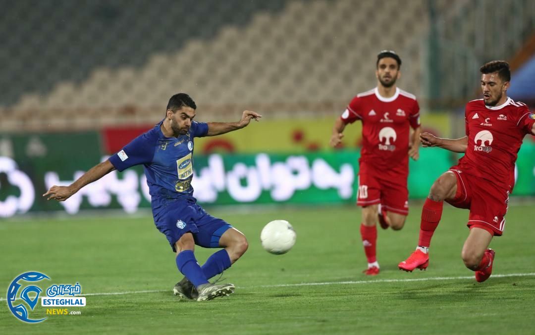 دیدار استقلال و تراکتور