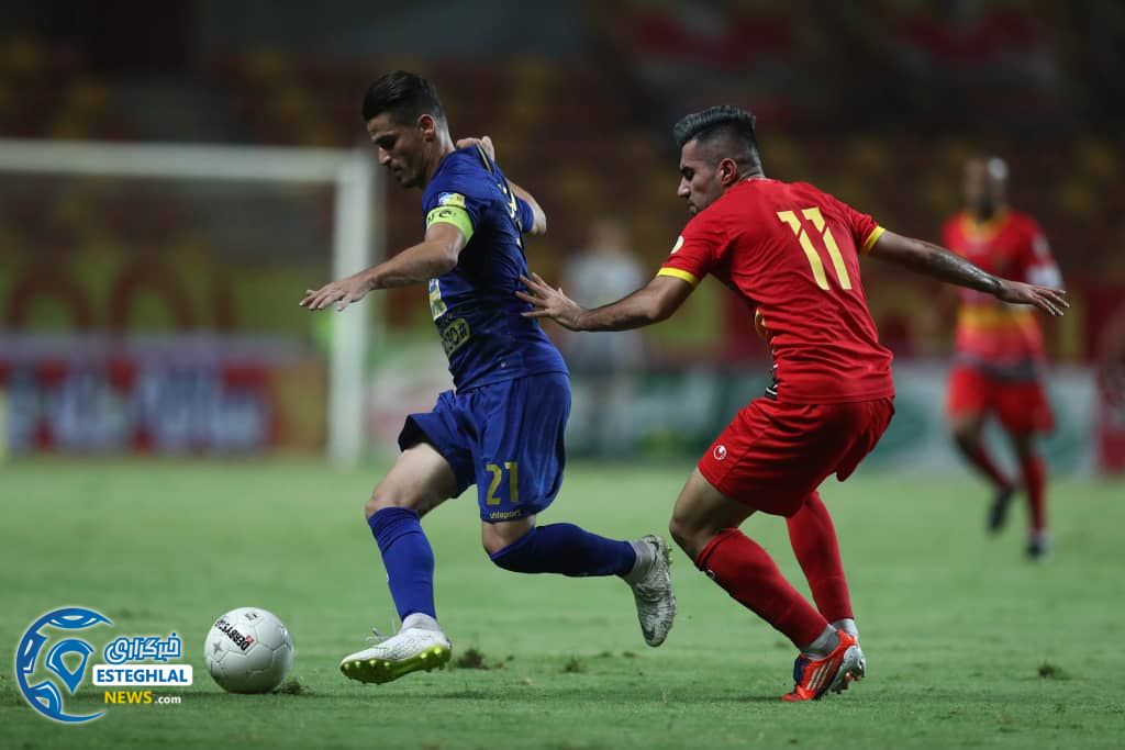 دیدار فولاد خوزستان و استقلال