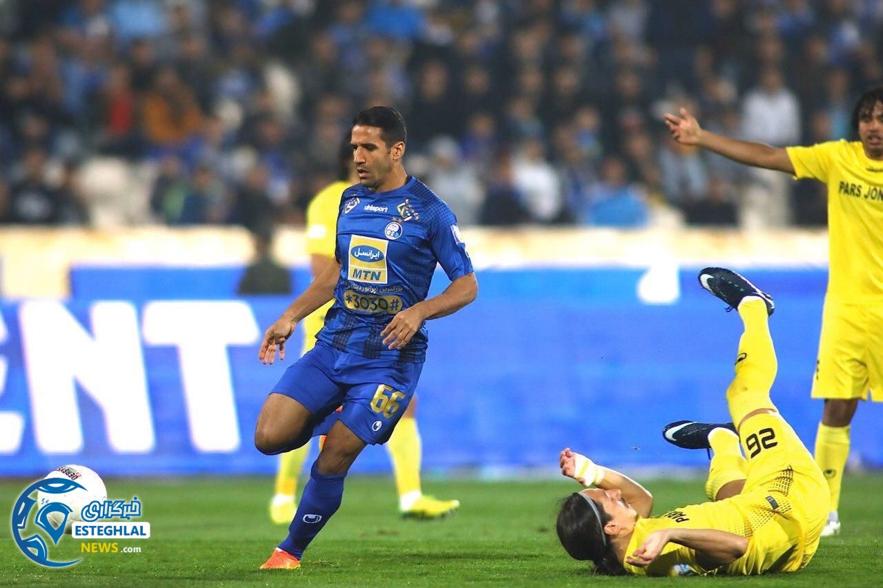 دیدار استقلال و پارس جنوبی جم