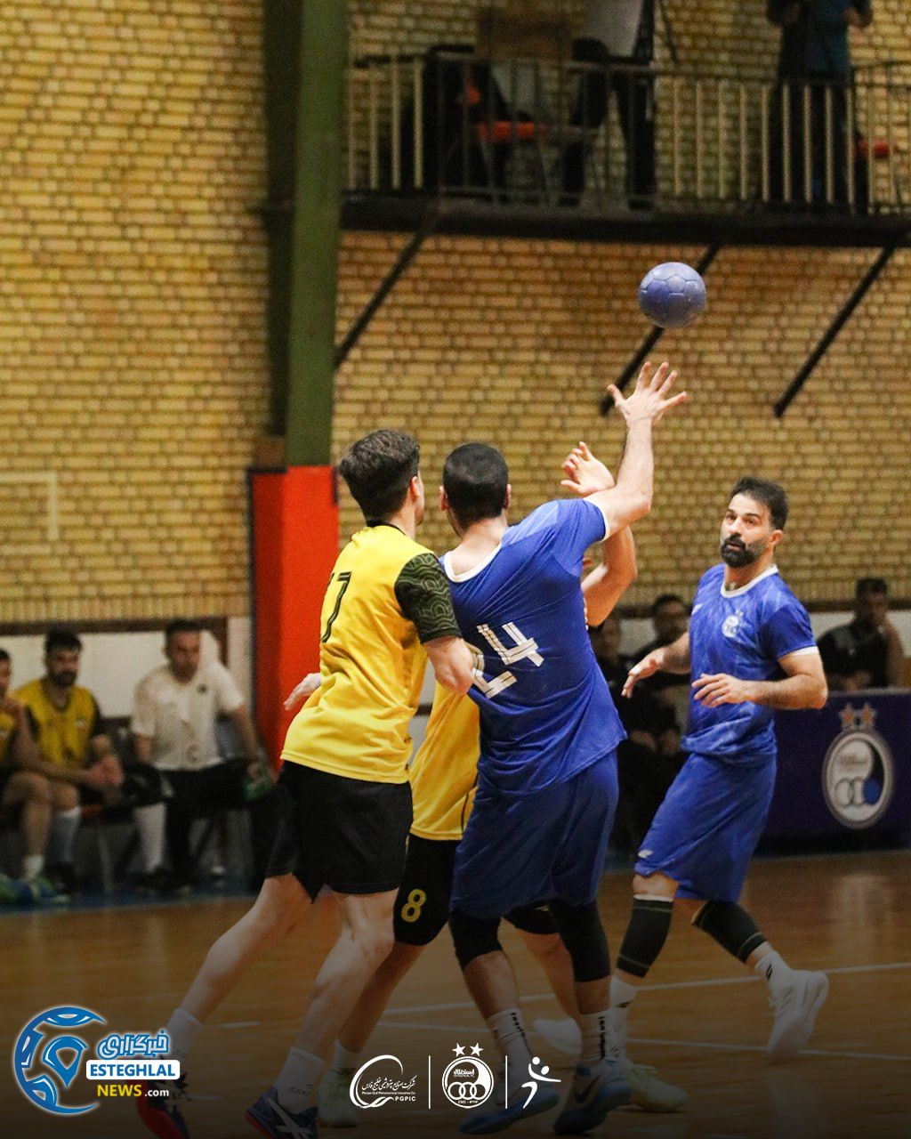 تیم هندبال استقلال کازرون