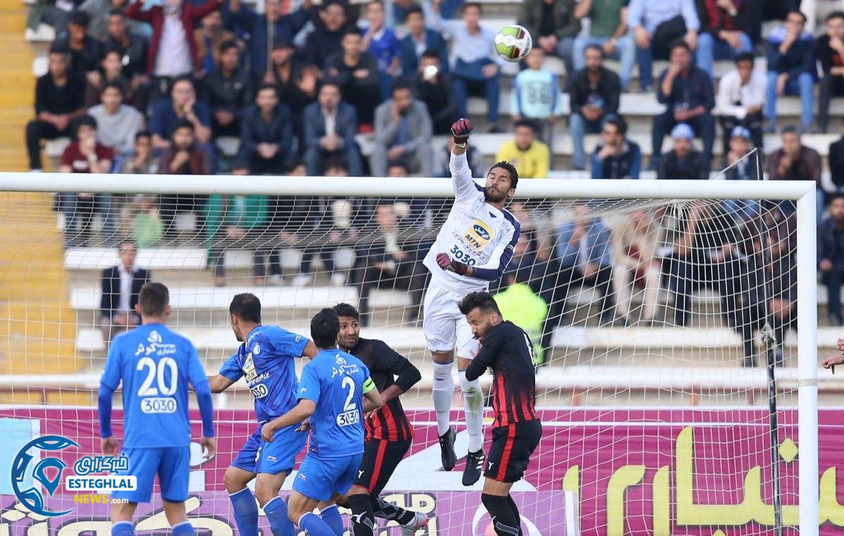 دیدار استقلال و سیاه جامگان