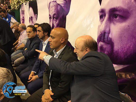 منصوریان در میتینگ تبلیغاتی حسن روحانی